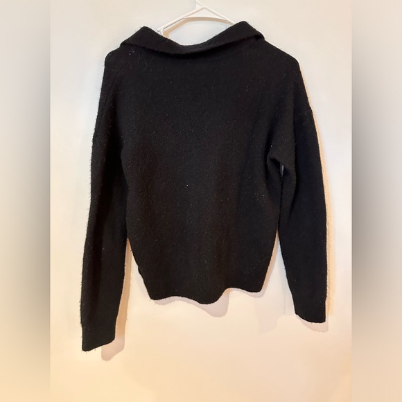 Black top with collar — Banana Republic - Picture 3 of 6